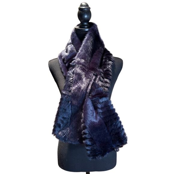 NWT Banana Republic Faux Fur Deep Blue Scarf, One Size - Picture 1 of 4